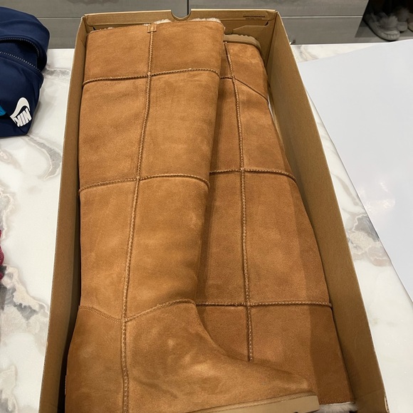 Brand new never worn size 9 Ugg wedge over the knee boot - Picture 4 of 5